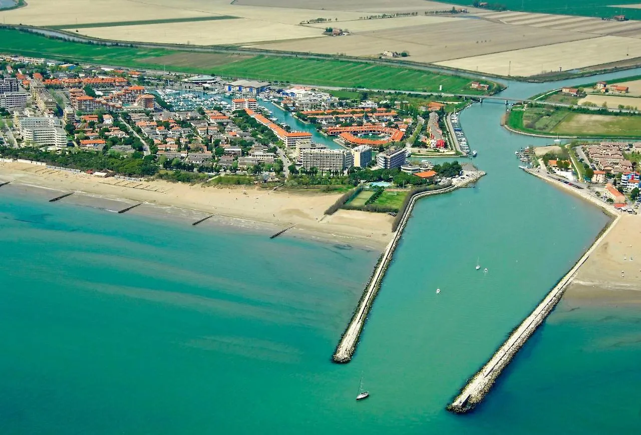 Modern Apartment With Pool And Seaview Porto Santa Margherita di Caorle