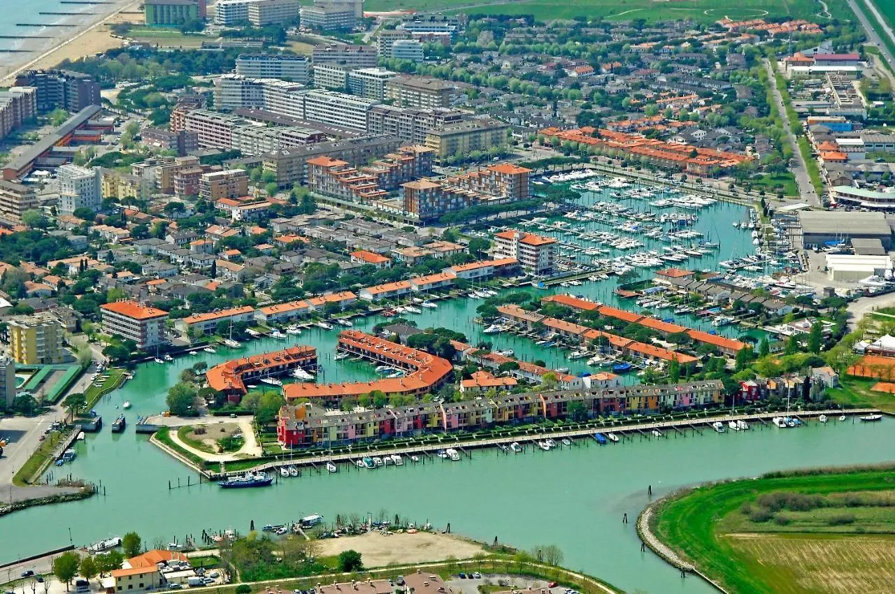 Modern Apartment With Pool And Seaview Porto Santa Margherita di Caorle
