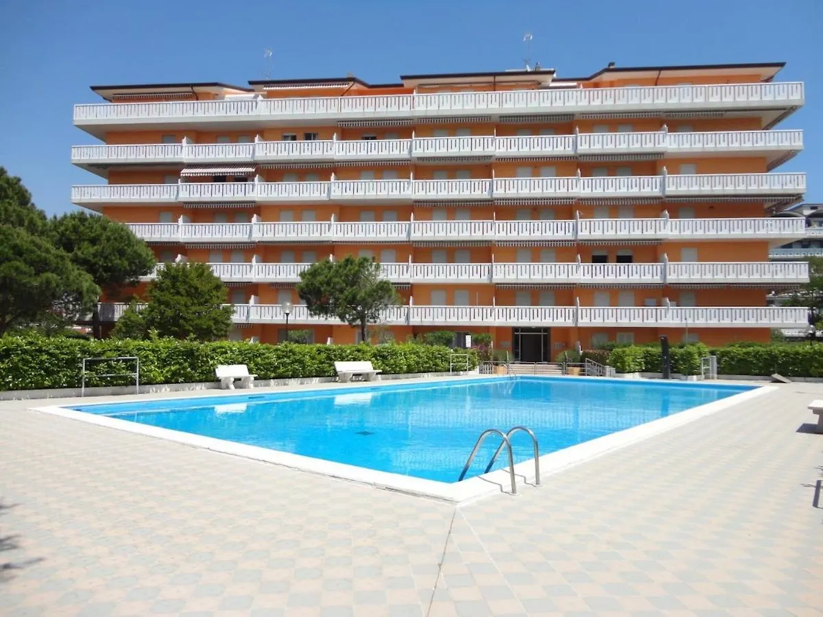 Modern Apartment With Pool And Seaview Porto Santa Margherita di Caorle