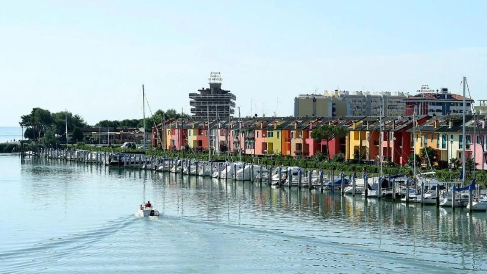 Modern Apartment With Pool And Seaview Porto Santa Margherita di Caorle